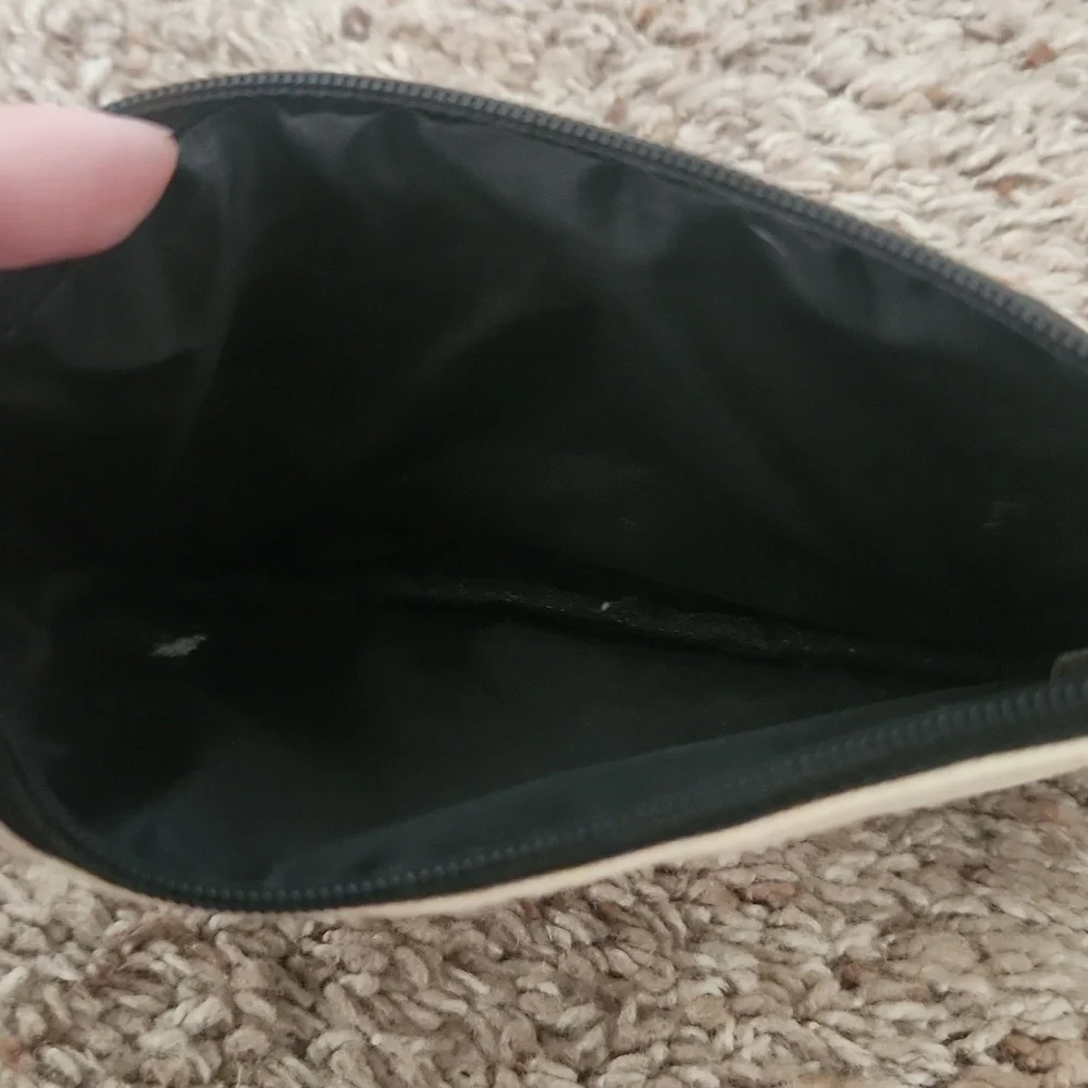 Ipsy Cream And Black Lip Makeup Bag